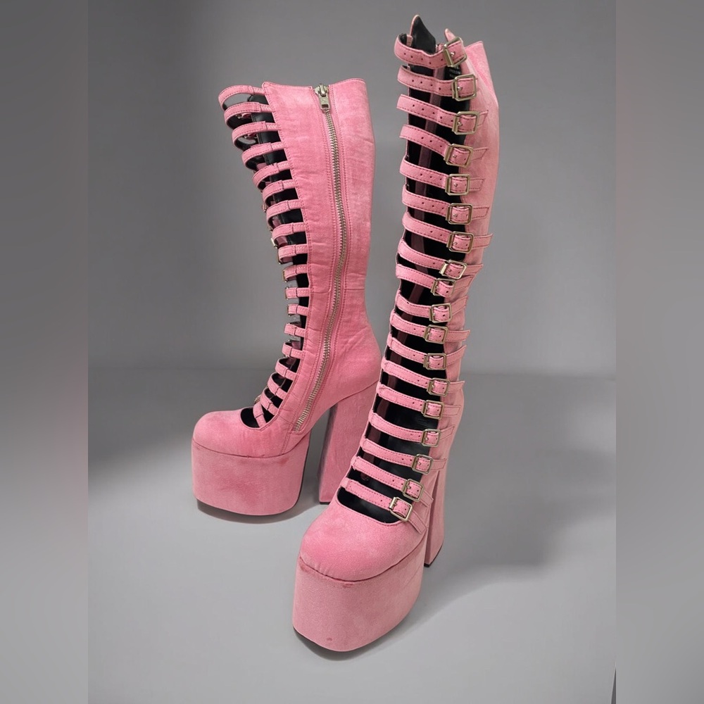 Current Mood “Transaction” Dusty Pink Platform Boots 💕 - Picture 16 of 16